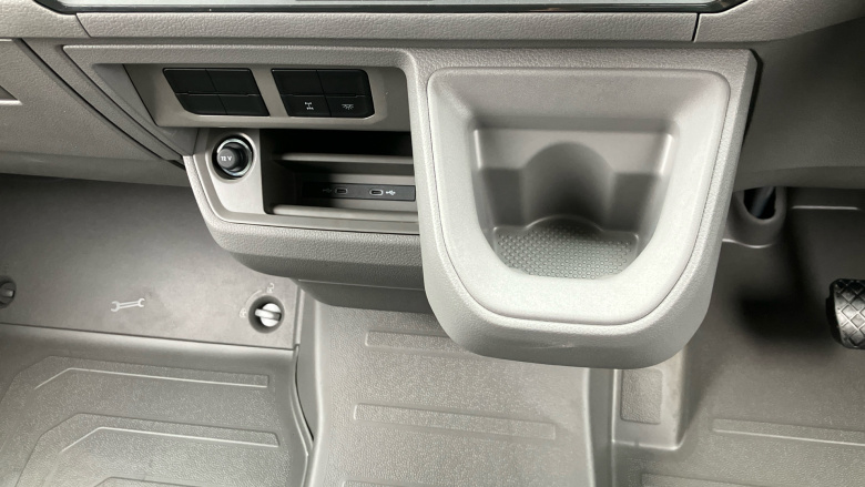 Volkswagen Crafter Cr35 Lwb Diesel Fwd 2.0 TDI 177PS Commerce Plus High Roof Van Auto